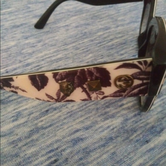 SOLD Gucci Sunglasses - Picture 2 of 2
